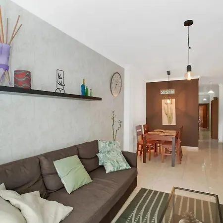 Spacious In Palmas De Gran Canaria 85 M² With Wifi *
